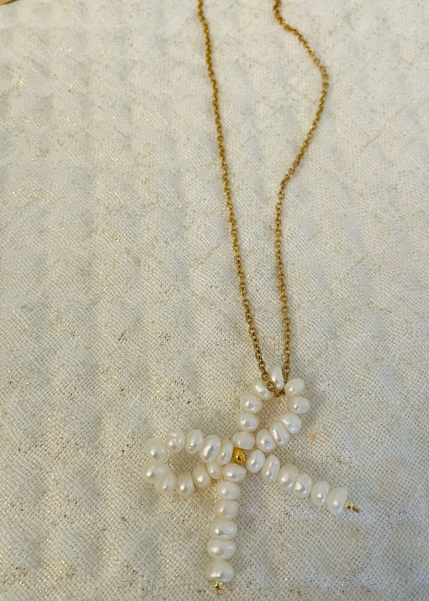 Bow Pearls Necklace